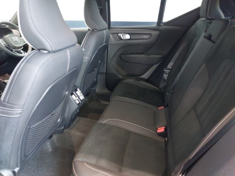 Volvo XC40 2.0 B4p Plus Black Edition Black #6