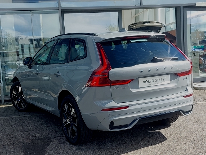 Volvo XC60 2.0 B5p Plus Dark Awd Geartronic Grey #2