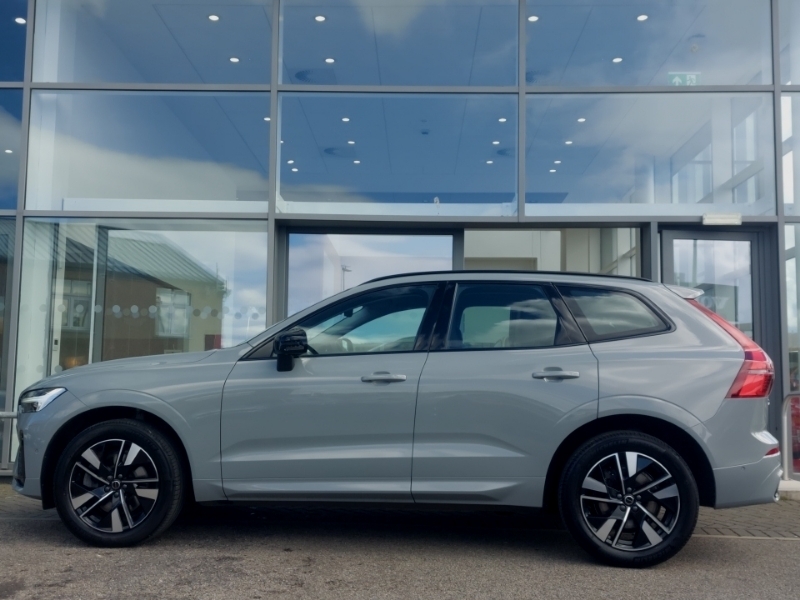 Volvo XC60 2.0 B5p Plus Dark Awd Geartronic Grey #4
