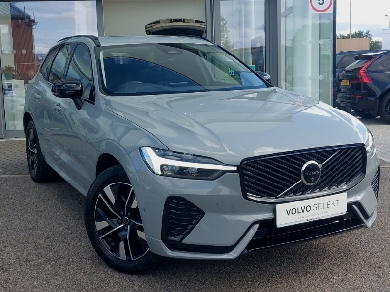 Volvo XC60 2.0 B5p Plus Dark Awd Geartronic Grey