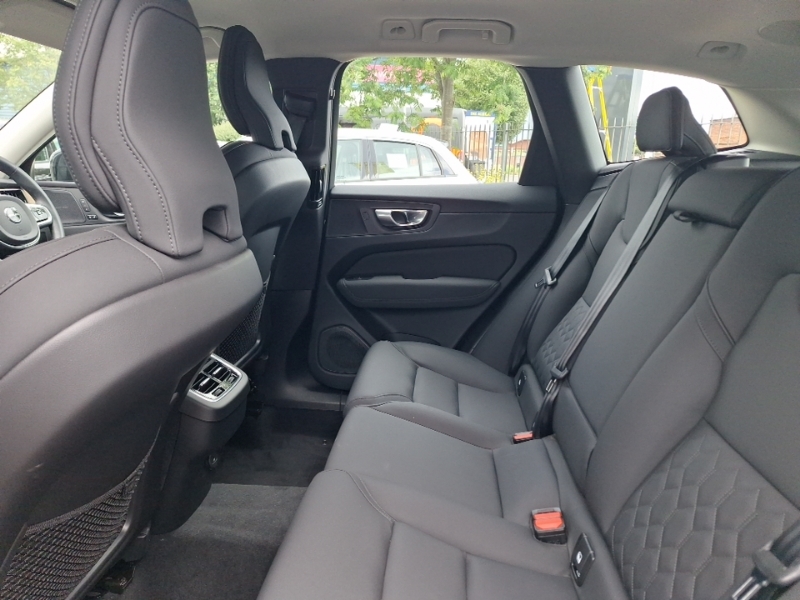 Volvo XC60 2.0 B5p Plus Dark Awd Geartronic White #6