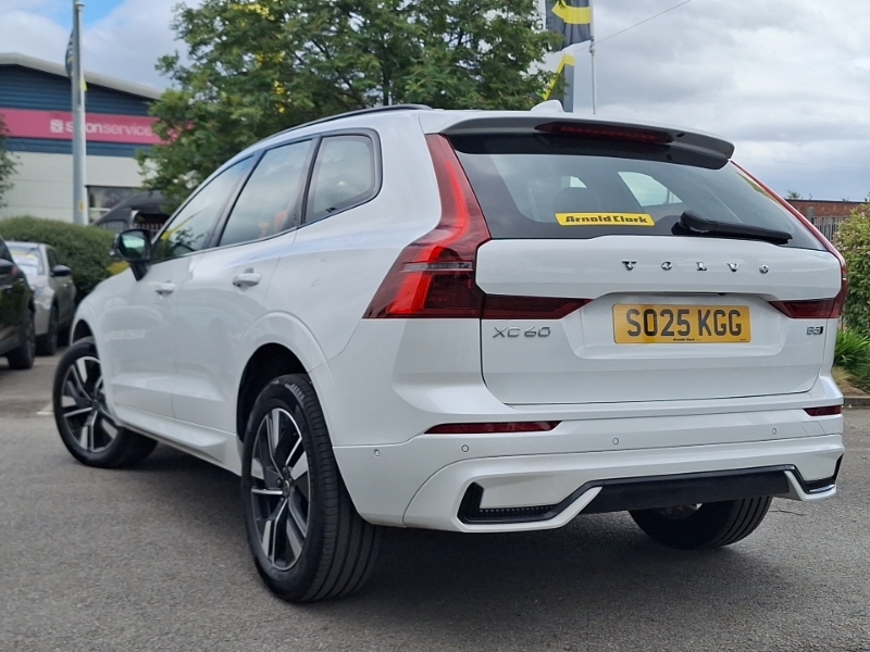 Volvo XC60 2.0 B5p Plus Dark Awd Geartronic White #2
