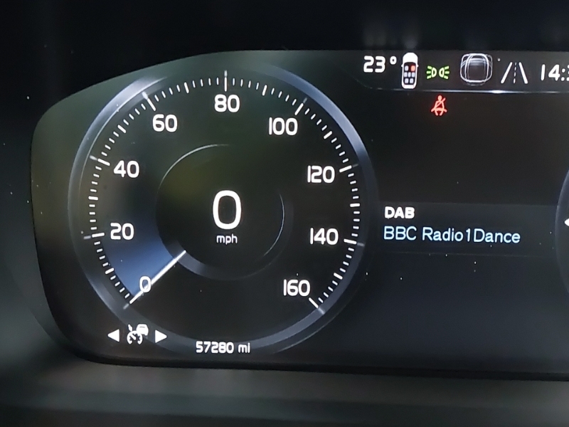 Volvo XC90 Plus Dark T8 455 Hp Black #17