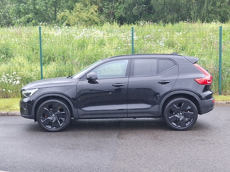 Volvo XC40 2.0 B3p Plus Black Edition Black #4