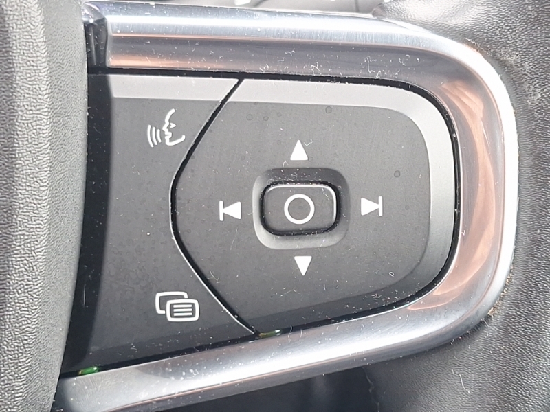 Volvo XC40 2.0 B4p Plus Dark #13