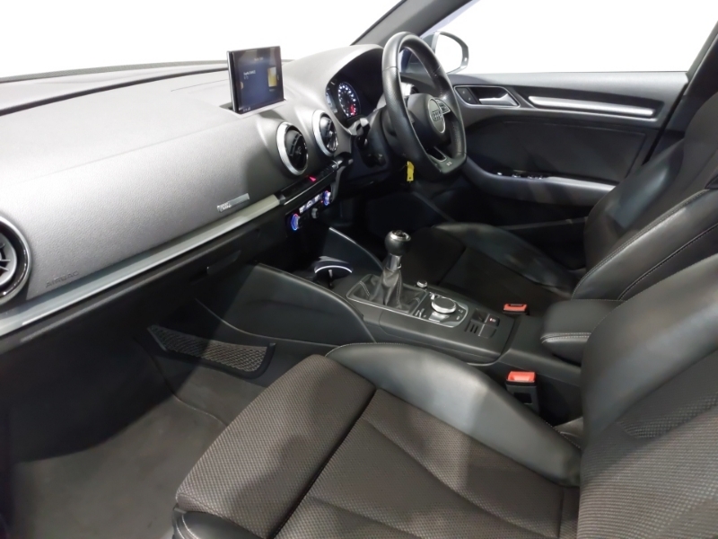 Audi A3 1.4 Tfsi S Line Black #5