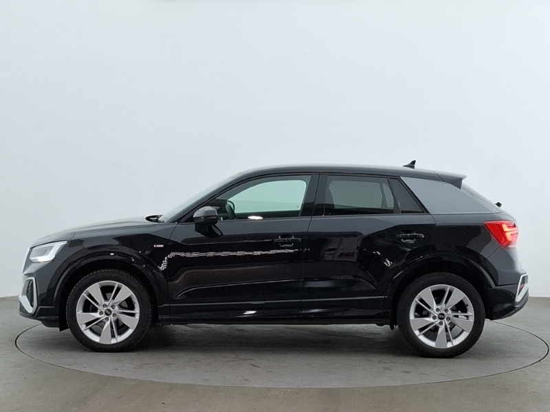 Audi Q2 35 Tfsi S Line S Tronic GL73WHP Black #4