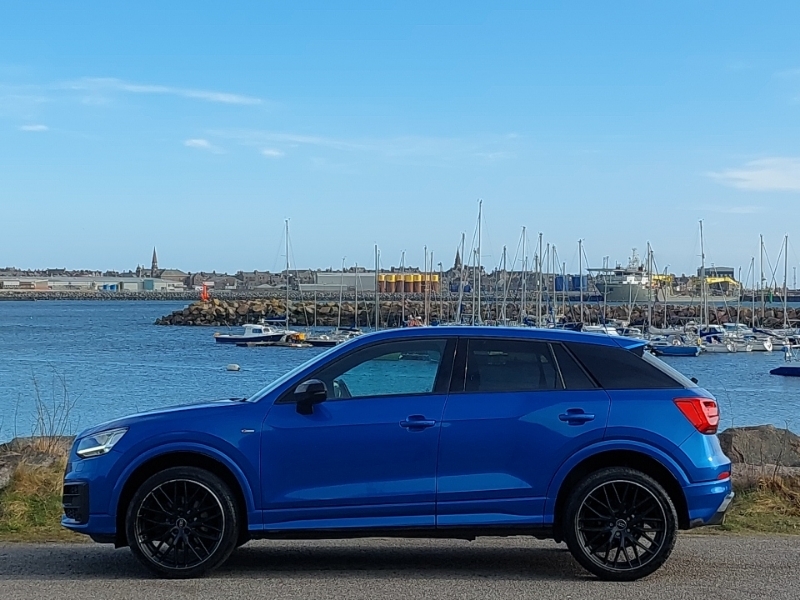 Audi Q2 35 Tfsi Black Edition Blue #4