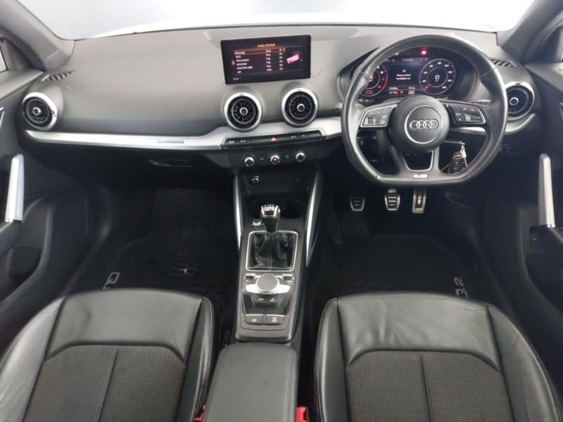 Audi Q2 35 Tfsi Black Edition White #3