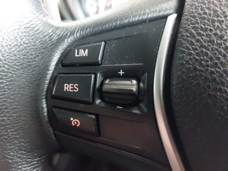 BMW 3 Series Estate 2.0 Black #12