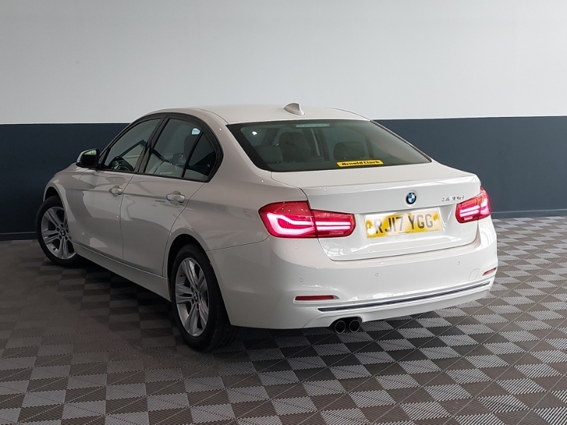 BMW 3 Series Estate 2.0 Black #2