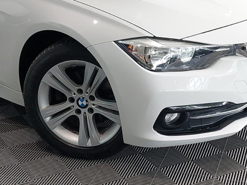 BMW 3 Series Estate 2.0 Black #20