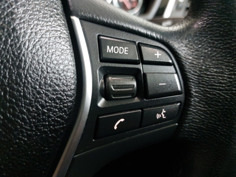 BMW 3 Series Estate 2.0 Black #13