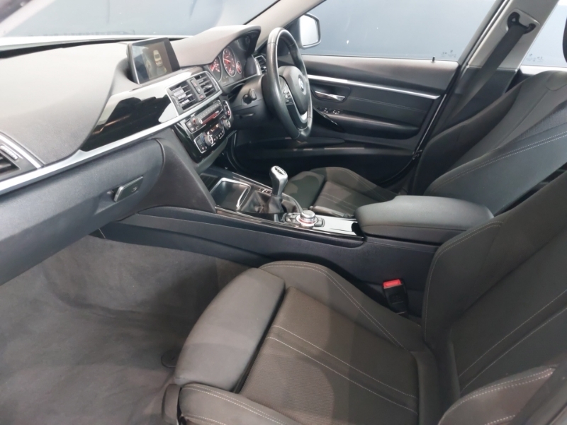 BMW 3 Series Estate 2.0 Black #5