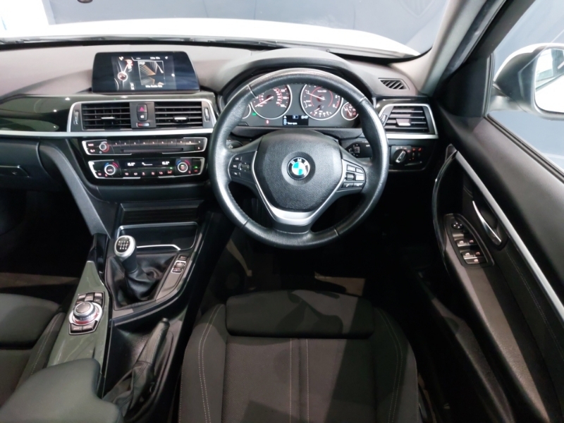 BMW 3 Series Estate 2.0 Black #8