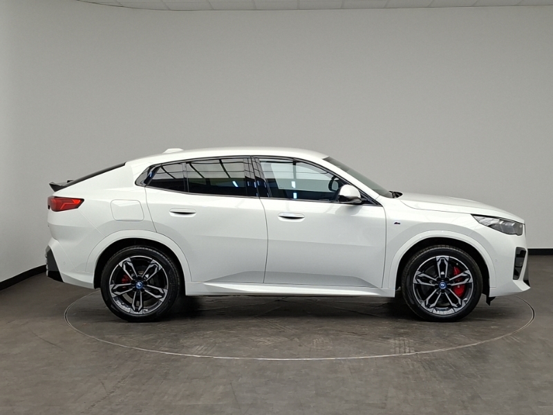 BMW iX2 150Kw Edrive20 M Sport 65Kwh White #3