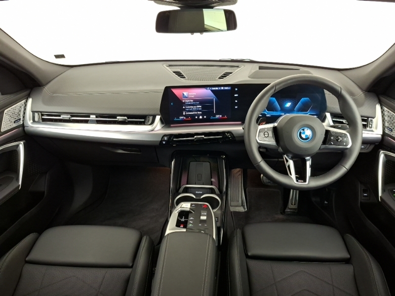 BMW iX2 150Kw Edrive20 M Sport 65Kwh White #4