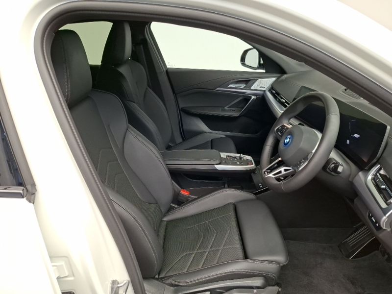 BMW iX2 150Kw Edrive20 M Sport 65Kwh White #6