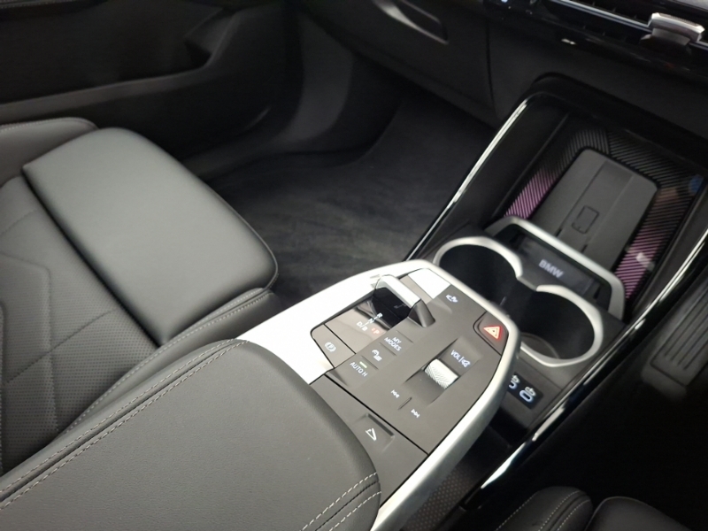 BMW iX2 150Kw Edrive20 M Sport 65Kwh Black #10