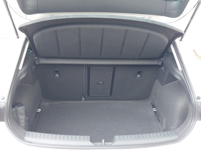Cupra Leon 1.4 Ehybrid 12.8Kwh Vz2 Estate Plug-in YH74XHO White #18