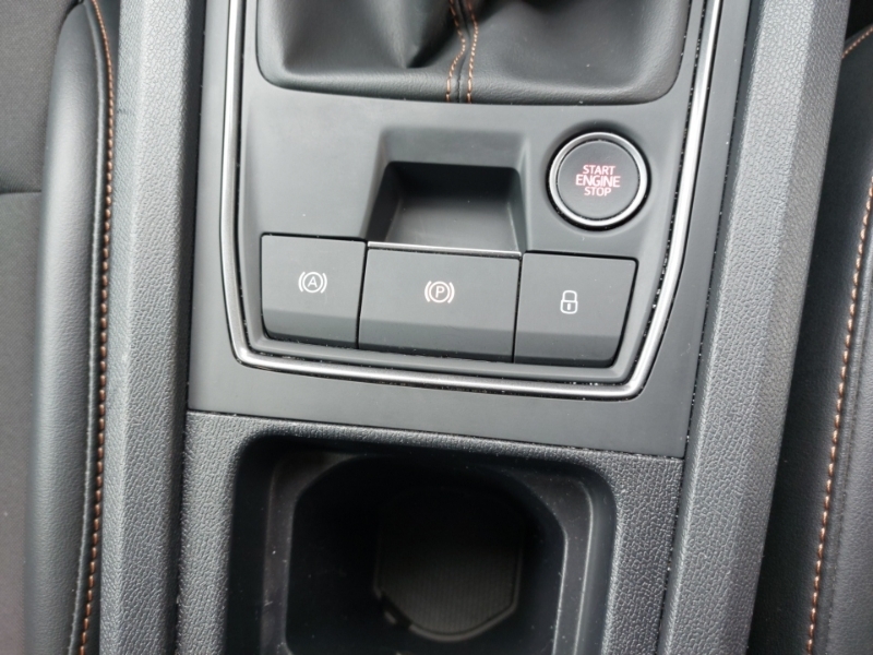 Cupra Leon 1.4 Ehybrid 12.8Kwh Vz2 Estate Plug-in YH74XHO White #16