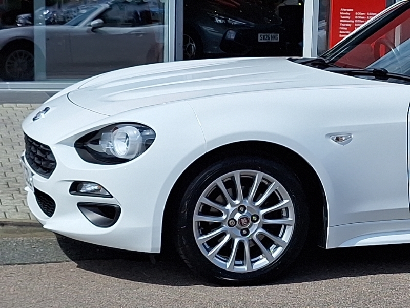 Fiat 124 Spider Lusso Plus 1.4 Convertible Red #19