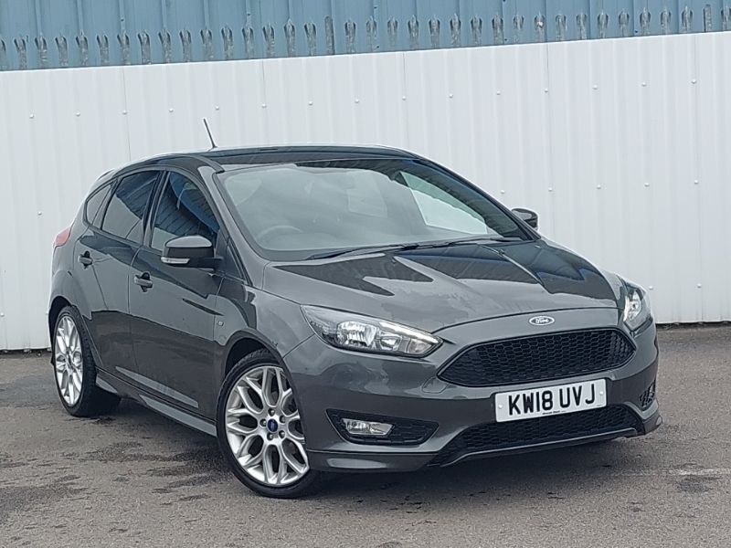 Ford Focus 1.0T Ecoboost Titanium Euro 6 Ss Black #1