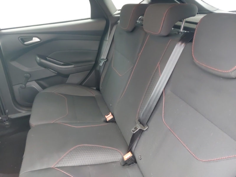 Ford Focus 1.0T Ecoboost Titanium Euro 6 Ss Black #6