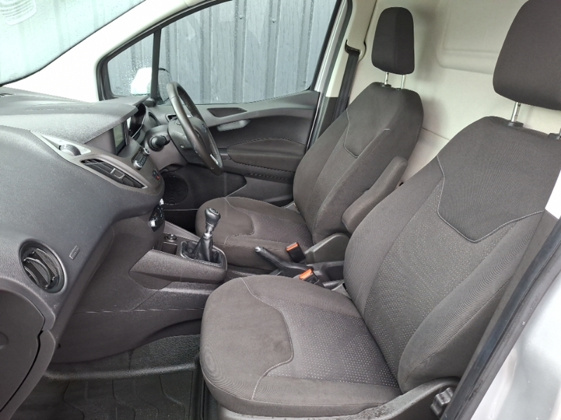Ford Transit Courier 1.0 Ecoboost Limited Van 6 Speed Silver #5