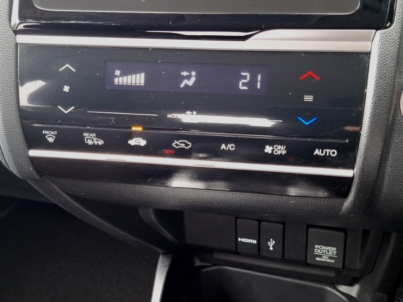 Honda Jazz 1.3 Se Cvt Blue #16
