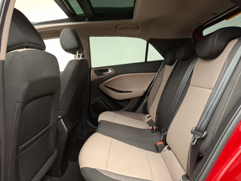 Hyundai I20 1.4 Premium Se Red #6