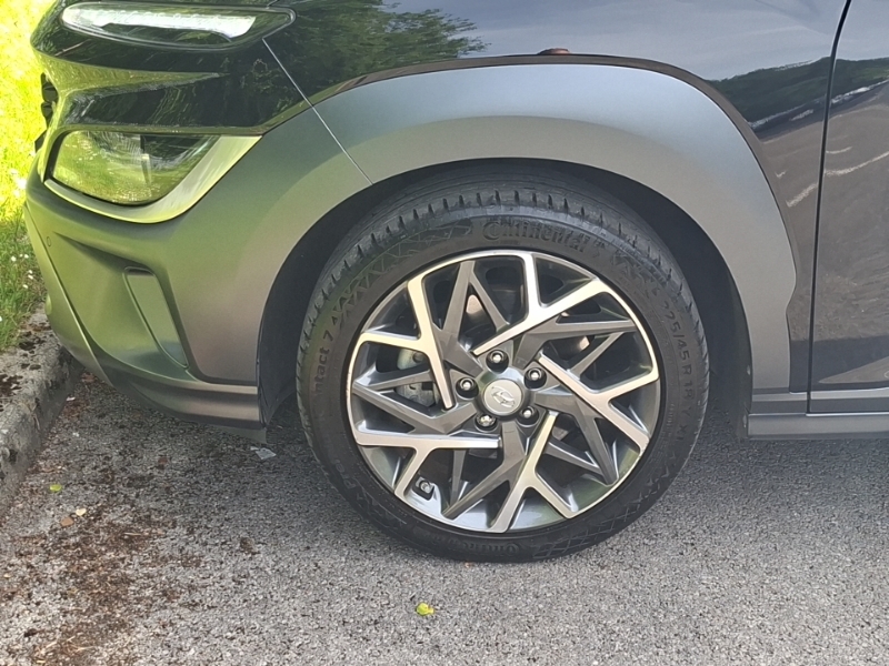 Hyundai Kona Premium White #19