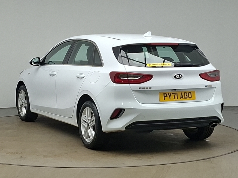 Kia Ceed 1.6 Crdi 48V Isg 2 White #2