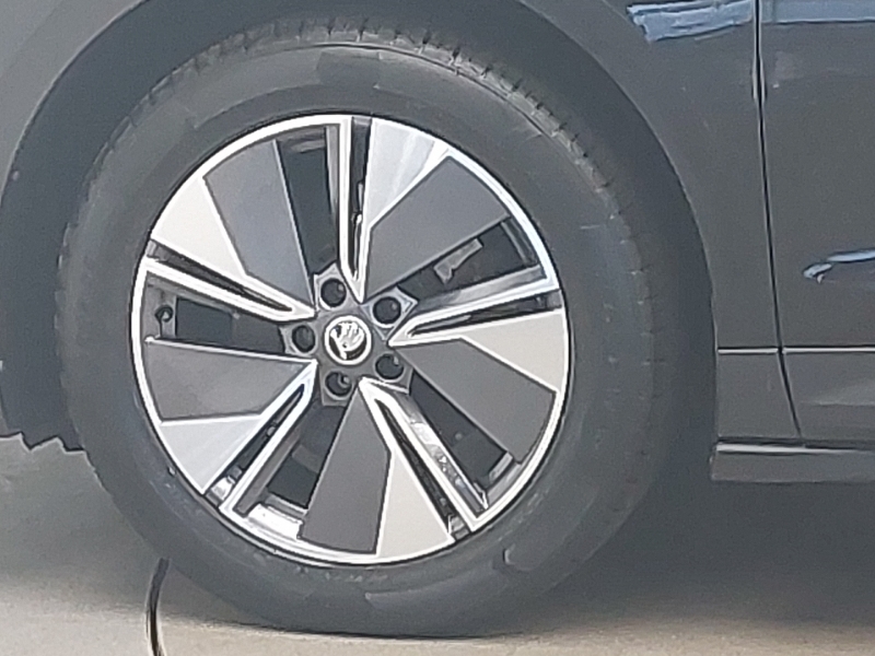 Skoda ENYAQ Suv Silver #19