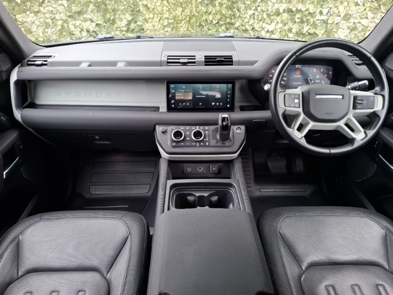 Land Rover Defender 110 3.0 D250 X-dynamic S 110 Black #2