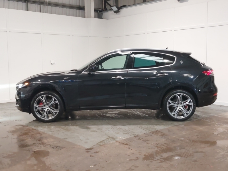 Maserati Levante Hybrid Gt Black #4