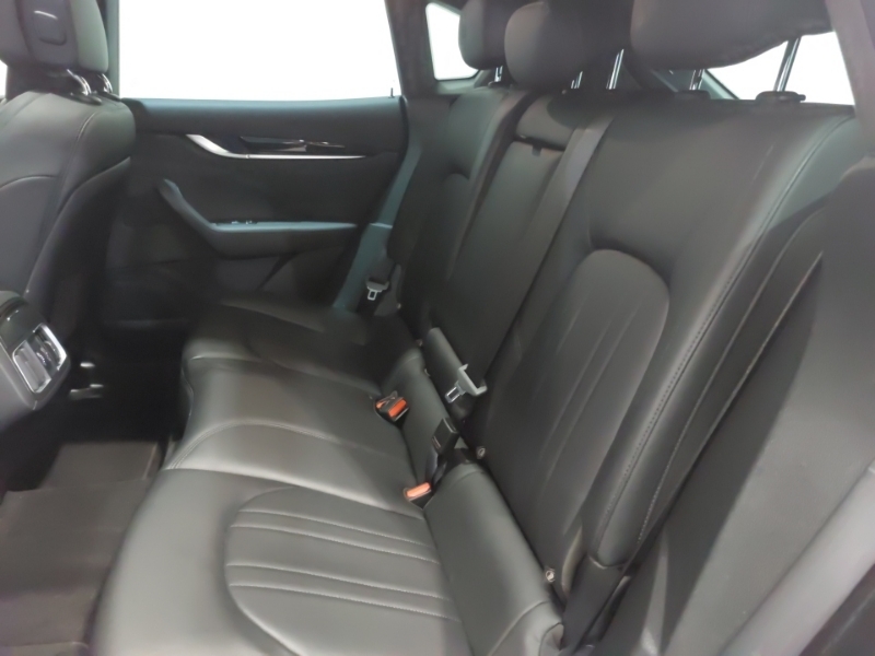 Maserati Levante Hybrid Gt Black #6