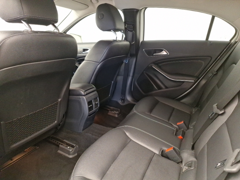 Mercedes-Benz A Class A180d Sport White #6