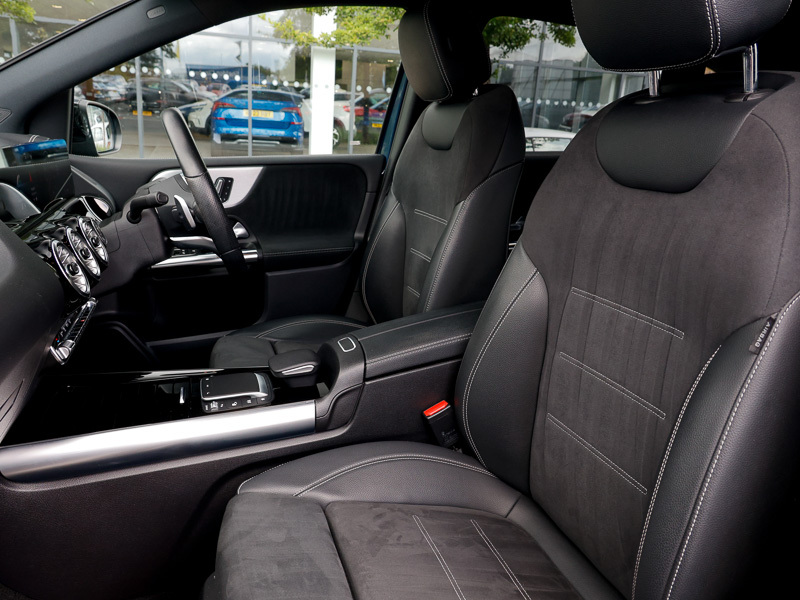 Mercedes-Benz B Class 1.3 B 200 Amg Line Premium Plus 161 Bhp White #19