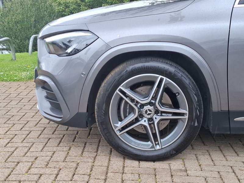 Mercedes-Benz GLA Class 200 Amg Line Premium Black #18