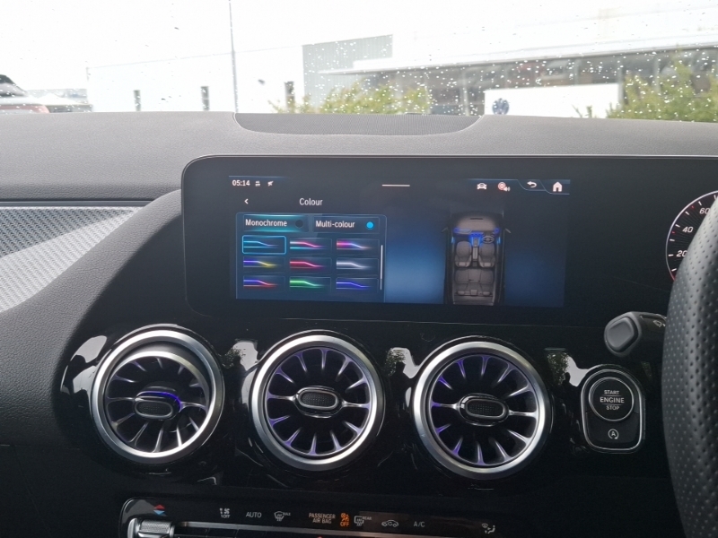 Mercedes-Benz GLA Class Gla 200 Amg Line Premium Black #16