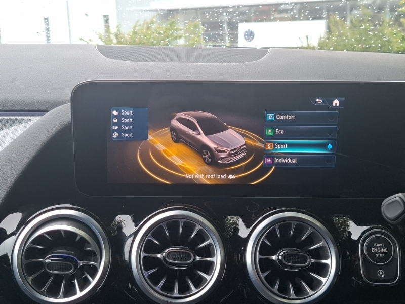 Mercedes-Benz GLA Class Gla 200 Amg Line Premium Black #15