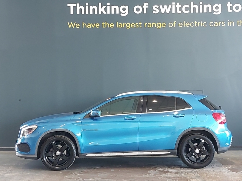Mercedes-Benz GLA Class Gla 200D Amg Line Blue #4