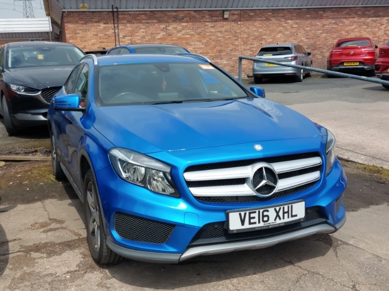 Mercedes-Benz GLA Class Gla 200D Amg Line Blue