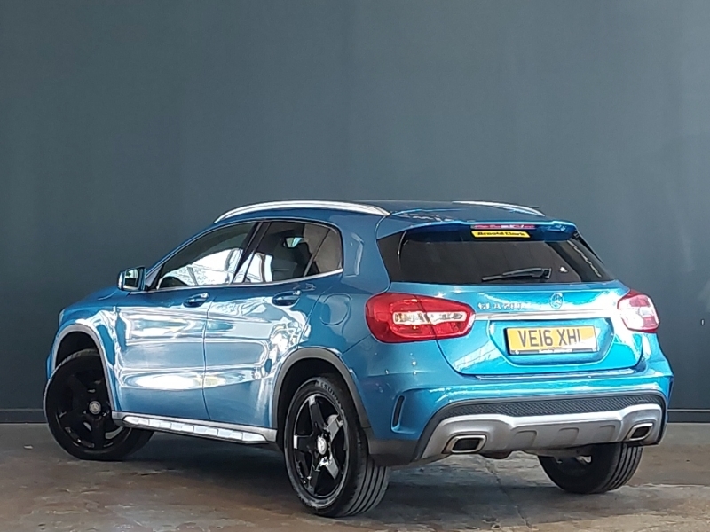 Mercedes-Benz GLA Class Gla 200D Amg Line Blue #2