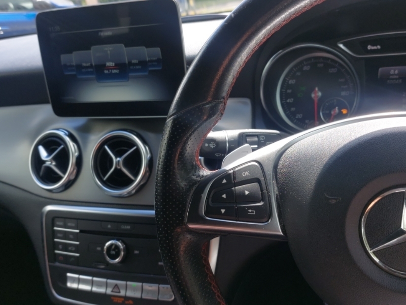 Mercedes-Benz GLA Class 200 Amg Line Premium Black #12