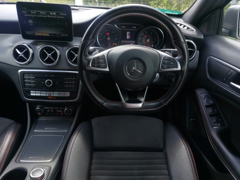 Mercedes-Benz GLA Class 200 Amg Line Premium Black #8