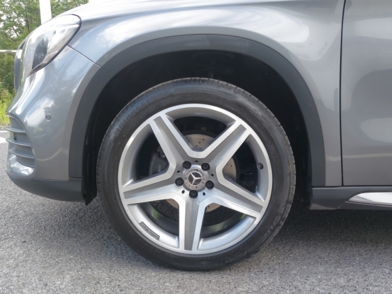 Mercedes-Benz GLA Class 200 Amg Line Premium Black #19