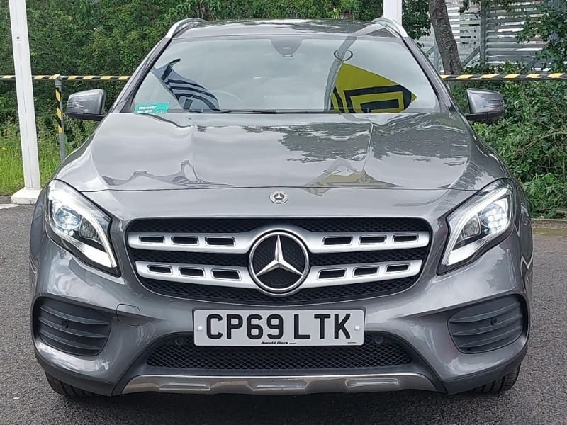 Mercedes-Benz GLA Class 200 Amg Line Premium Black #14