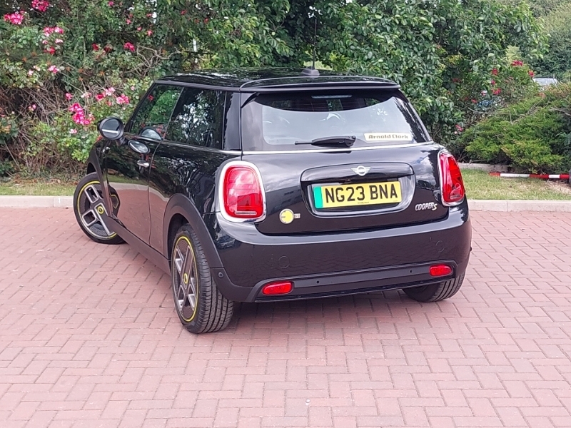 Mini Hatch 135Kw Cooper S Level 2 33Kwh Black #2